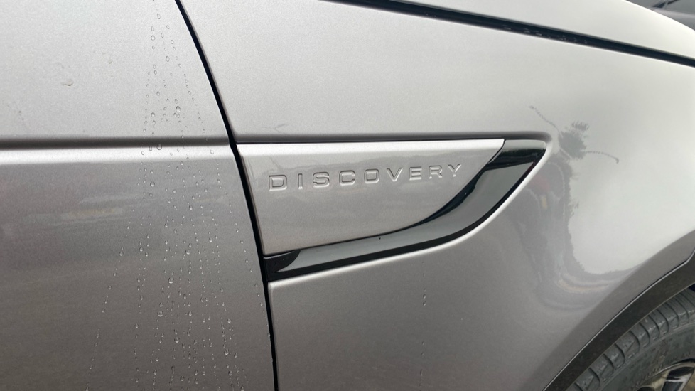 Land Rover Discovery 3.0 D250 Dynamic HSE 5dr Auto Diesel Station Wagon - Image 30