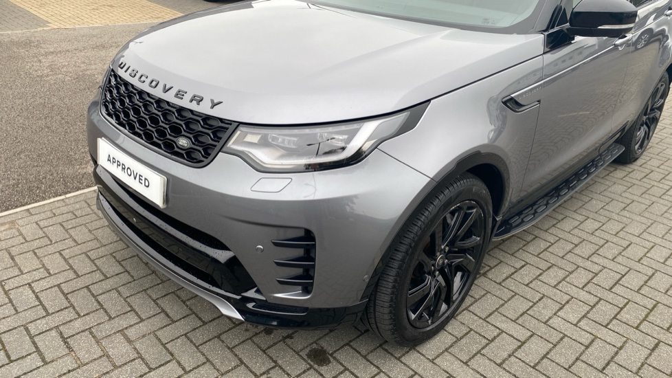 Land Rover Discovery 3.0 D250 Dynamic HSE 5dr Auto Diesel Station Wagon - Image 33