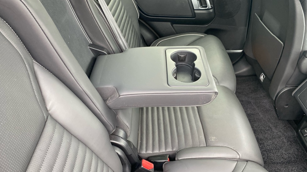 Land Rover Discovery 3.0 D250 Dynamic HSE 5dr Auto Diesel Station Wagon - Image 45