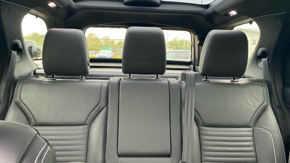 Land Rover Discovery 3.0 D250 Dynamic HSE 5dr Auto Diesel Station Wagon - Image 54