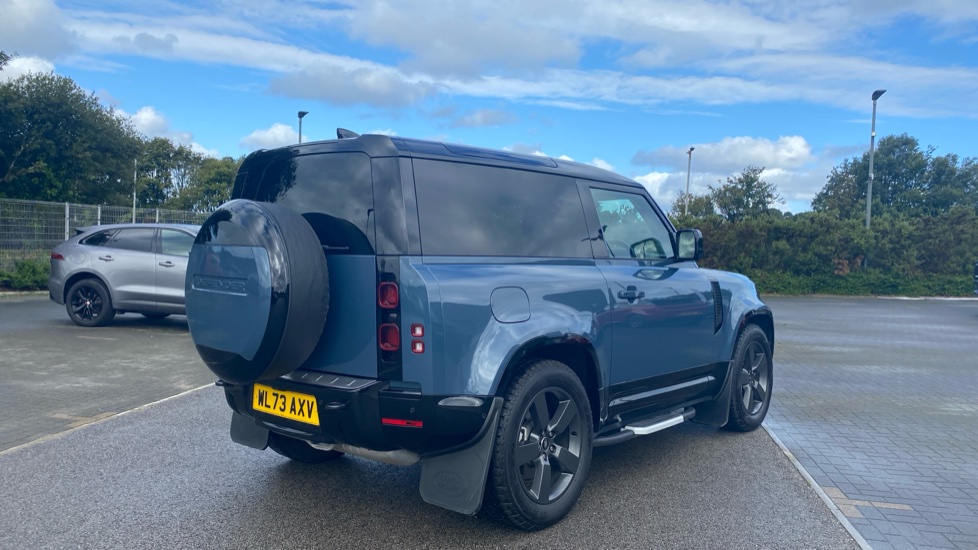 Land Rover Defender 3.0 D300 X-Dynamic HSE 90 3dr Auto Diesel Estate - Image 22