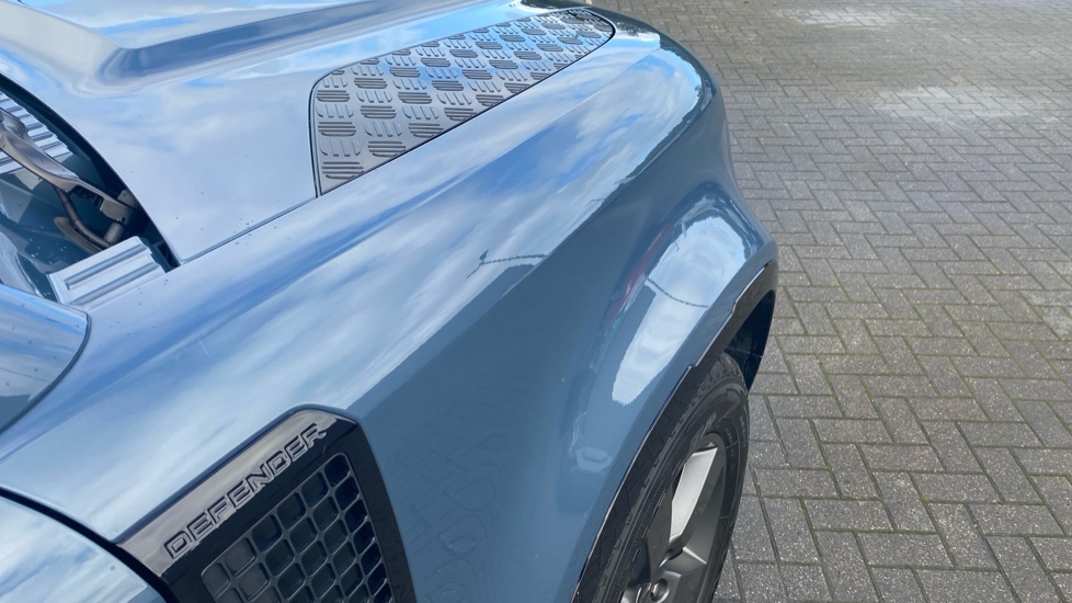 Land Rover Defender 3.0 D300 X-Dynamic HSE 90 3dr Auto Diesel Estate - Image 29