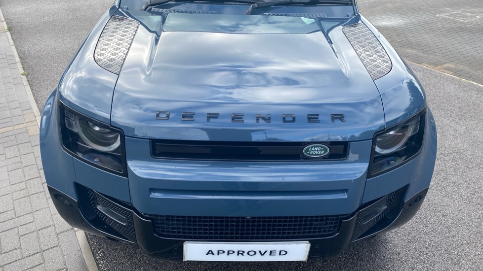 Land Rover Defender 3.0 D300 X-Dynamic HSE 90 3dr Auto Diesel Estate - Image 30