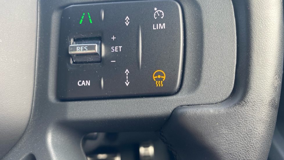 Land Rover Defender 3.0 D300 X-Dynamic HSE 90 3dr Auto Diesel Estate - Image 49