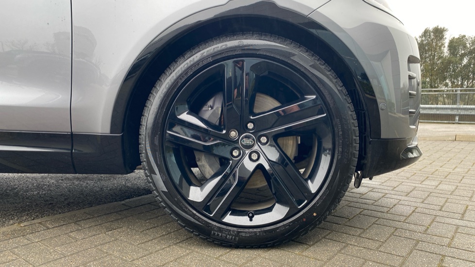Land Rover Discovery 3.0 D350 Dynamic HSE 5dr Auto Diesel Station Wagon - Image 8