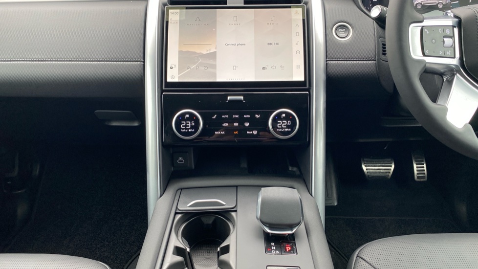 Land Rover Discovery 3.0 D350 Dynamic HSE 5dr Auto Diesel Station Wagon - Image 14