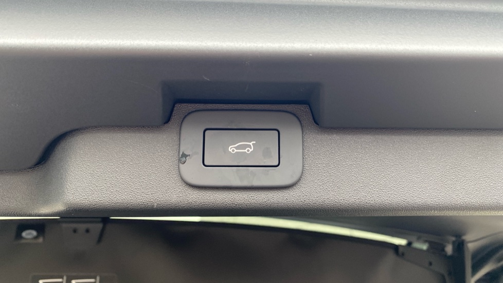 Land Rover Discovery 3.0 D350 Dynamic HSE 5dr Auto Diesel Station Wagon - Image 37