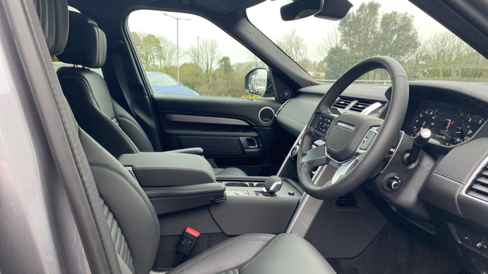 Land Rover Discovery 3.0 D350 Dynamic HSE 5dr Auto Diesel Station Wagon - Image 53