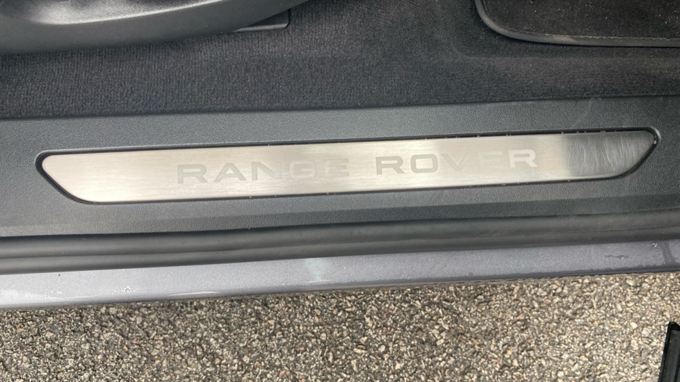 Land Rover Range Rover Evoque 2.0 P200 Dynamic SE 5dr Auto Petrol Hatchback - Image 44
