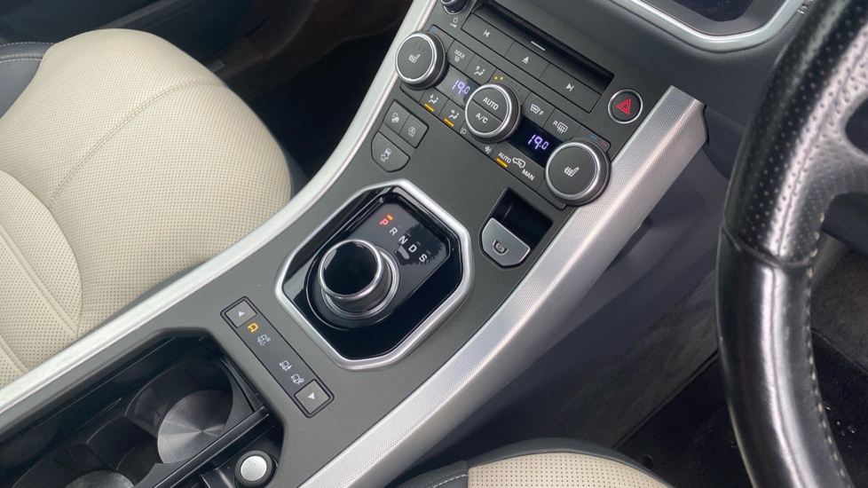 Land Rover Range Rover Evoque Convertible 2.0 TD4 HSE Dynamic Lux 2dr Auto Diesel Convertible - Image 13