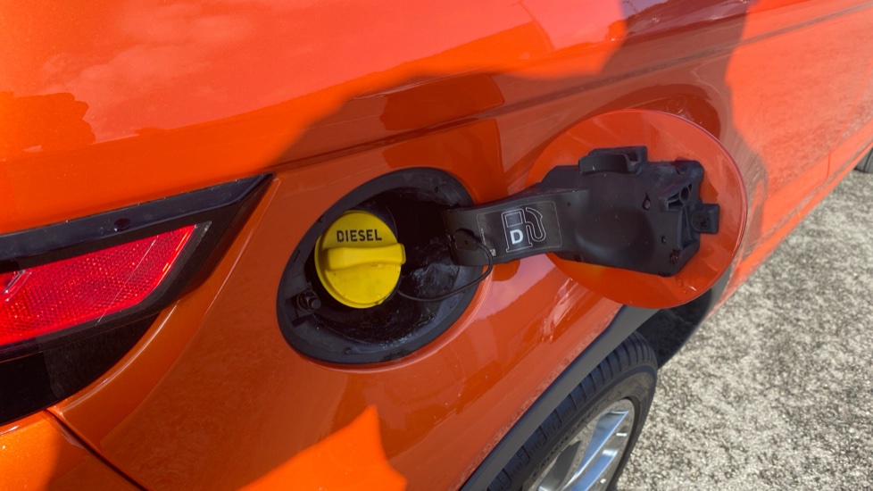 Land Rover Range Rover Evoque Convertible 2.0 TD4 HSE Dynamic Lux 2dr Auto Diesel Convertible - Image 22
