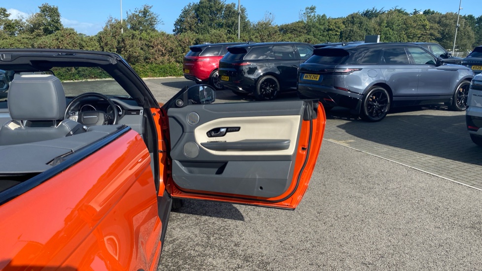 Land Rover Range Rover Evoque Convertible 2.0 TD4 HSE Dynamic Lux 2dr Auto Diesel Convertible - Image 34