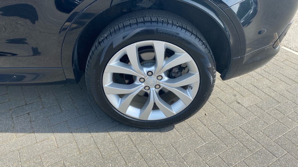 Land Rover Discovery Sport 2.0 D180 R-Dynamic SE 5dr Auto Diesel Station Wagon - Image 31