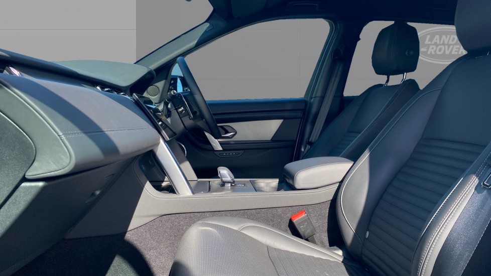 Land Rover Discovery Sport 2.0 D200 Dynamic HSE 5dr Auto [5 Seat] Diesel Station Wagon - Image 3
