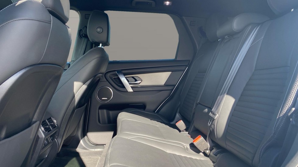 Land Rover Discovery Sport 2.0 D200 Dynamic HSE 5dr Auto [5 Seat] Diesel Station Wagon - Image 4