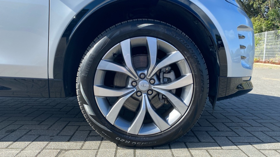 Land Rover Discovery Sport 2.0 D200 Dynamic HSE 5dr Auto [5 Seat] Diesel Station Wagon - Image 8