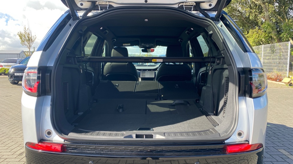 Land Rover Discovery Sport 2.0 D200 Dynamic HSE 5dr Auto [5 Seat] Diesel Station Wagon - Image 10