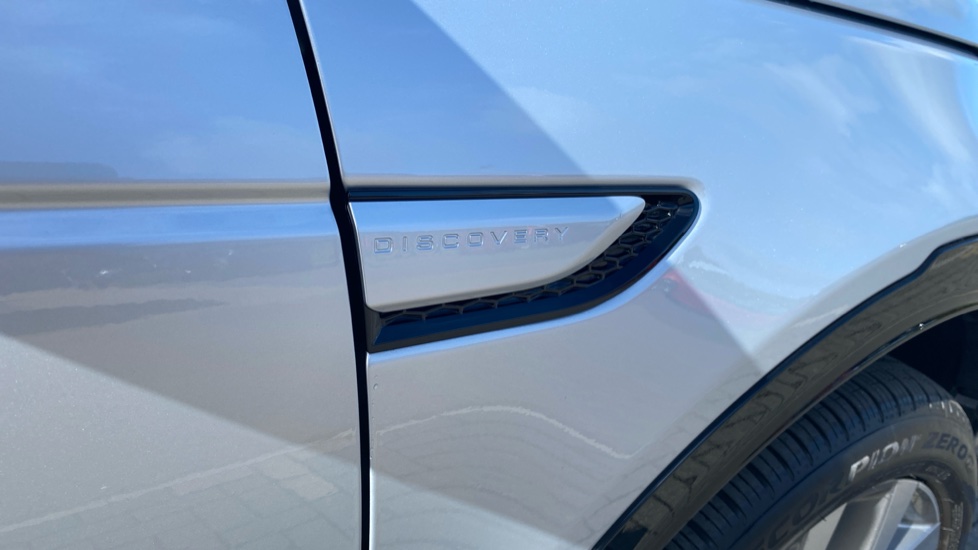 Land Rover Discovery Sport 2.0 D200 Dynamic HSE 5dr Auto [5 Seat] Diesel Station Wagon - Image 28