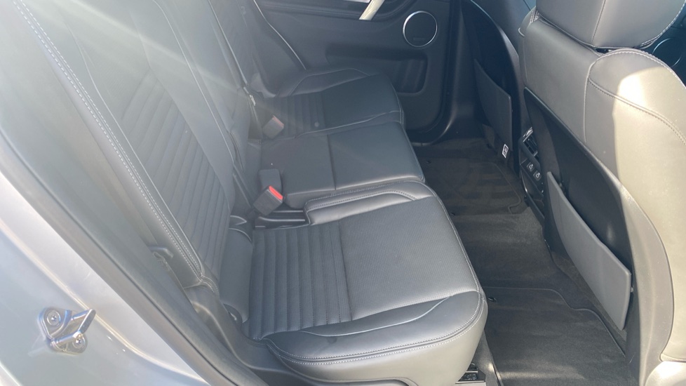 Land Rover Discovery Sport 2.0 D200 Dynamic HSE 5dr Auto [5 Seat] Diesel Station Wagon - Image 40