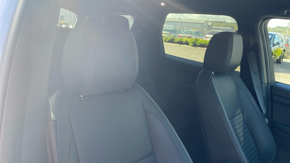 Land Rover Discovery Sport 2.0 D200 Dynamic HSE 5dr Auto [5 Seat] Diesel Station Wagon - Image 51