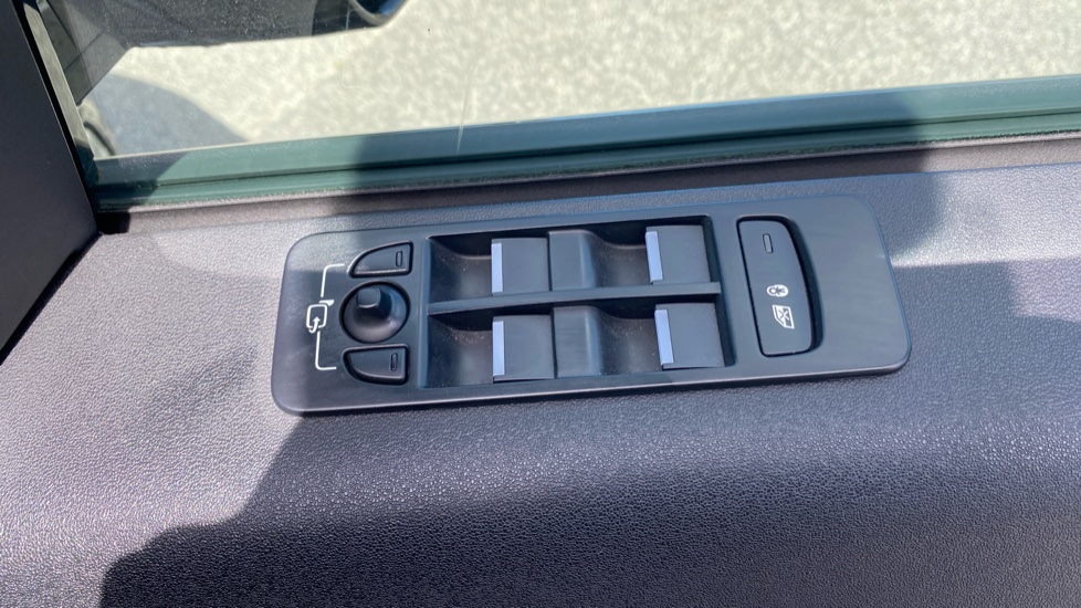 Land Rover Discovery Sport 1.5 P300e Urban Edition 5dr Auto [5 Seat] Station Wagon - Image 43