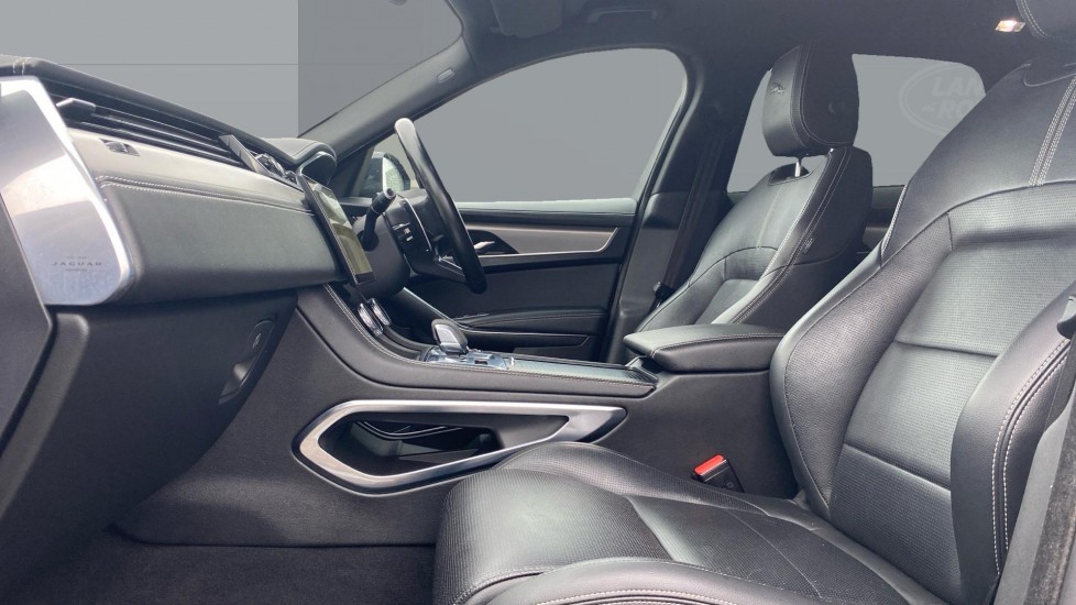 Jaguar F-Pace 2.0 D200 R-Dynamic SE 5dr Auto AWD Diesel Estate - Image 3