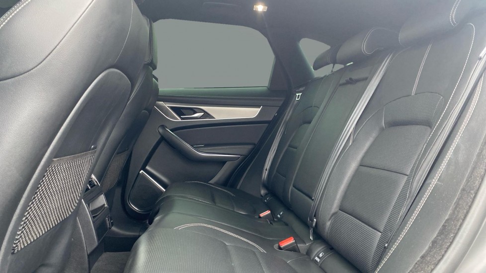 Jaguar F-Pace 2.0 D200 R-Dynamic SE 5dr Auto AWD Diesel Estate - Image 4