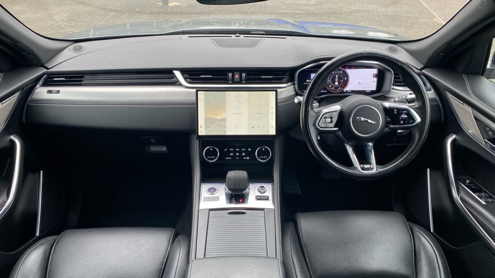 Jaguar F-Pace 2.0 D200 R-Dynamic SE 5dr Auto AWD Diesel Estate - Image 9