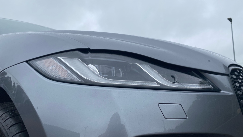 Jaguar F-Pace 2.0 D200 R-Dynamic SE 5dr Auto AWD Diesel Estate - Image 17