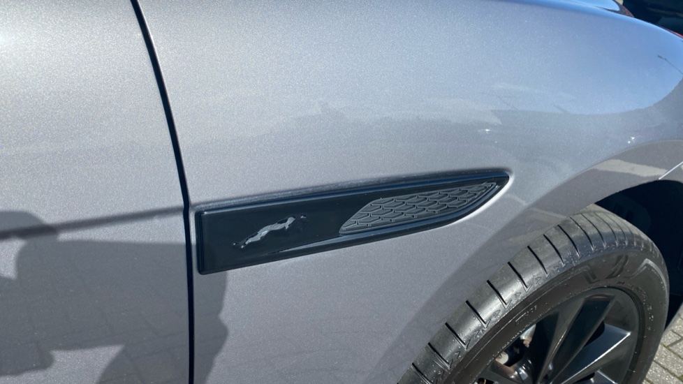 Jaguar F-Pace 2.0 D200 R-Dynamic SE 5dr Auto AWD Diesel Estate - Image 27