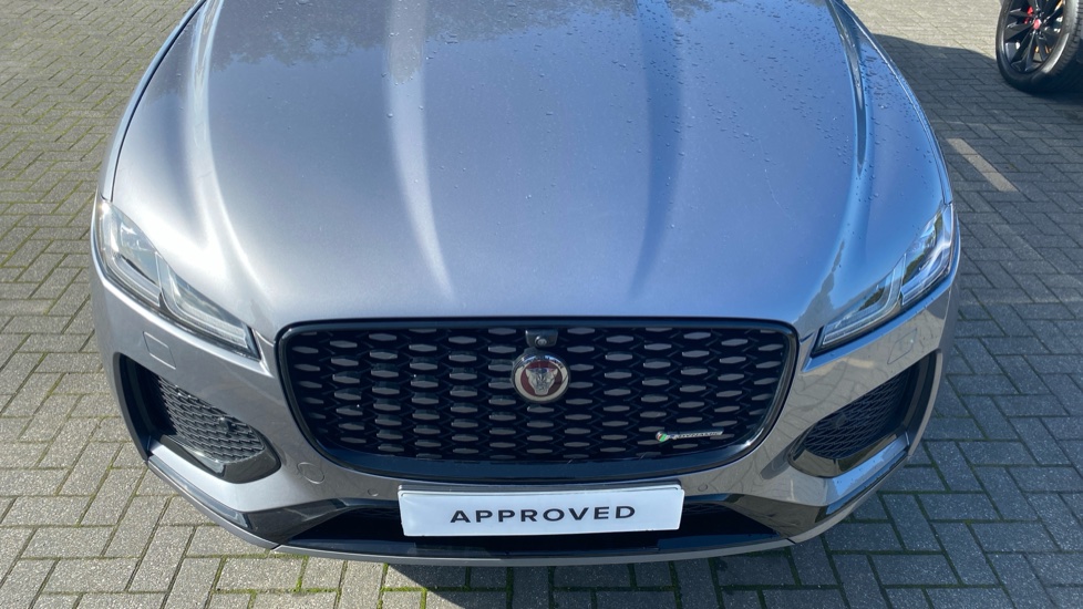 Jaguar F-Pace 2.0 D200 R-Dynamic SE 5dr Auto AWD Diesel Estate - Image 29