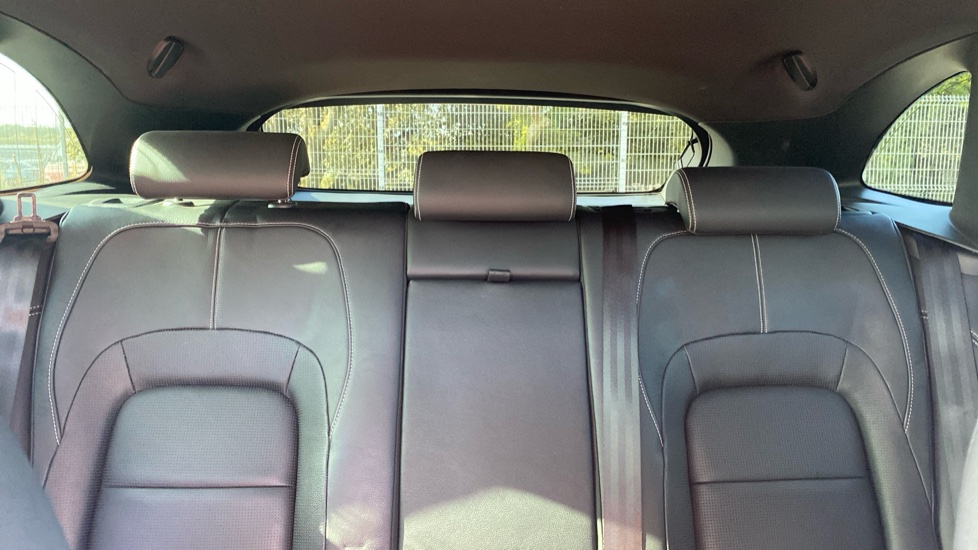 Jaguar F-Pace 2.0 D200 R-Dynamic SE 5dr Auto AWD Diesel Estate - Image 47