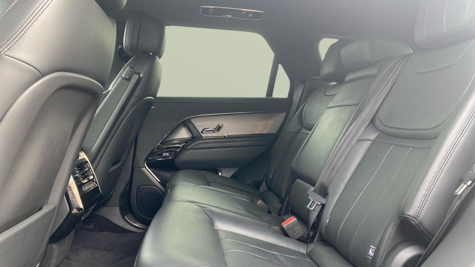 Land Rover Range Rover Sport 3.0 P440e Dynamic SE 5dr Auto Estate - Image 4