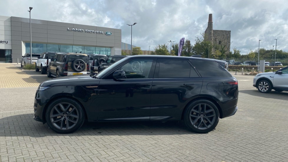 Land Rover Range Rover Sport 3.0 P440e Dynamic SE 5dr Auto Estate - Image 21