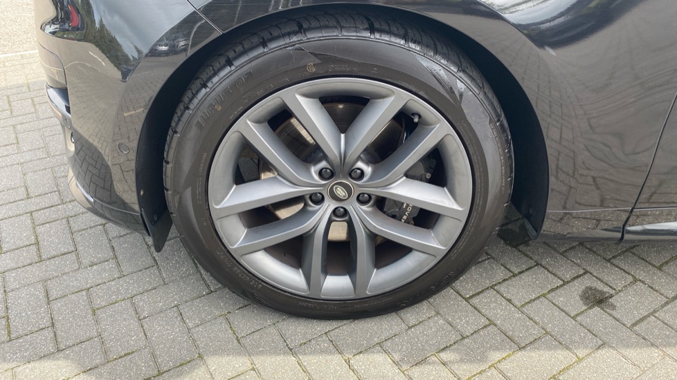 Land Rover Range Rover Sport 3.0 P440e Dynamic SE 5dr Auto Estate - Image 30