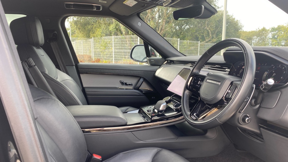 Land Rover Range Rover Sport 3.0 P440e Dynamic SE 5dr Auto Estate - Image 46