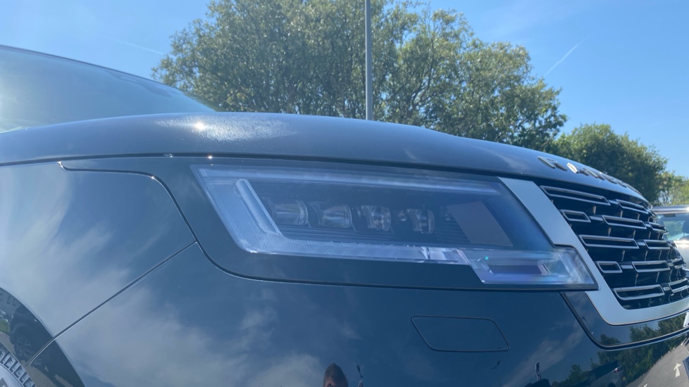 Land Rover Range Rover 3.0 D300 SE 4dr Auto Diesel Estate - Image 17