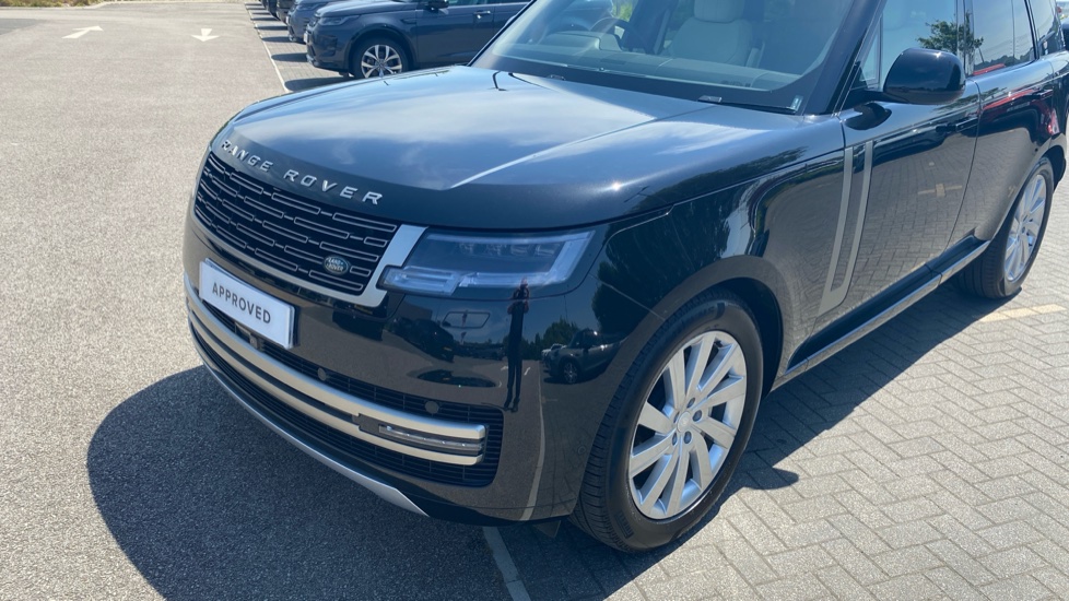 Land Rover Range Rover 3.0 D300 SE 4dr Auto Diesel Estate - Image 31