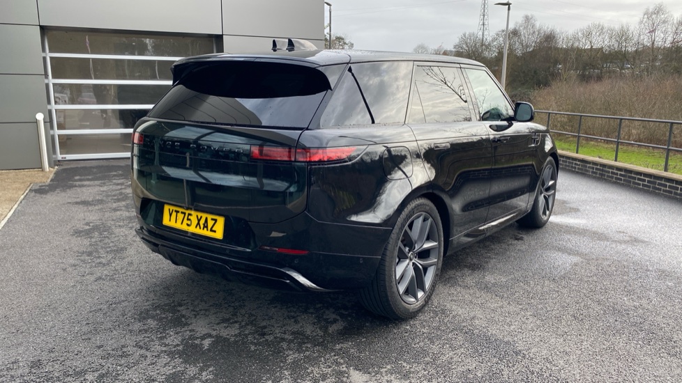 Land Rover Range Rover Sport 3.0 D300 Dynamic SE 5dr Auto Diesel Estate - Image 23