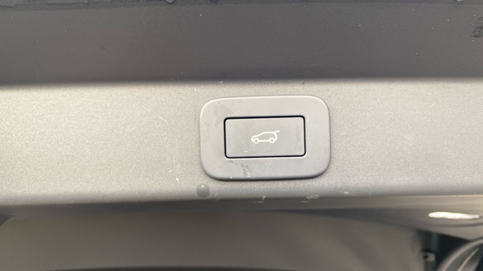 Land Rover Range Rover Sport 3.0 D300 Dynamic SE 5dr Auto Diesel Estate - Image 36