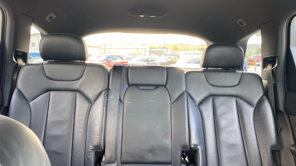 Audi Q7 55 TFSI Quattro Black Edition 5dr Tiptronic Petrol Estate - Image 15