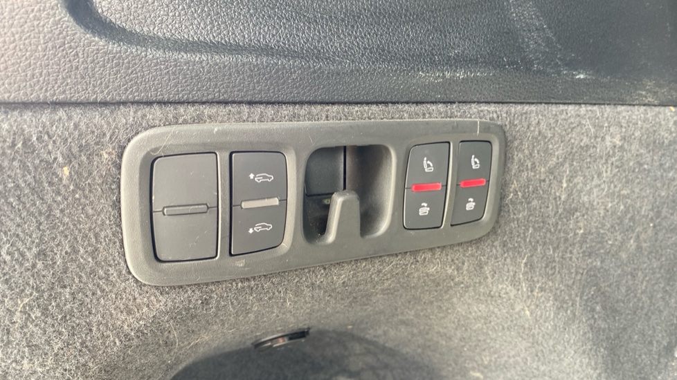 Audi Q7 55 TFSI Quattro Black Edition 5dr Tiptronic Petrol Estate - Image 37