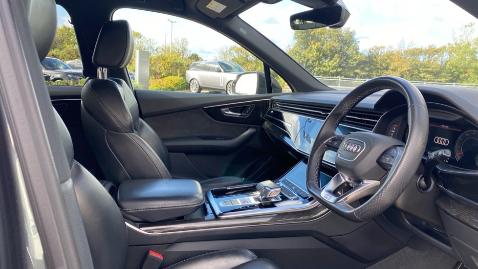 Audi Q7 55 TFSI Quattro Black Edition 5dr Tiptronic Petrol Estate - Image 47