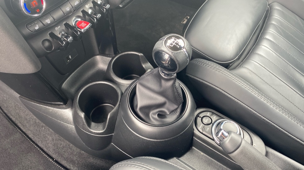 MINI Hatchback 1.5 Cooper Exclusive 5dr Petrol Hatchback - Image 13