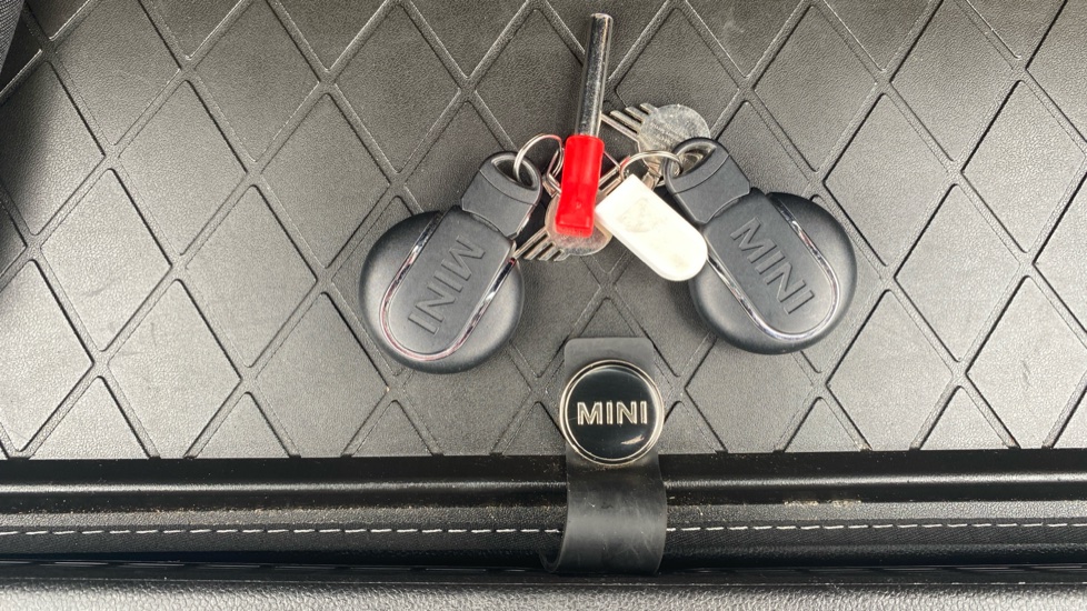 MINI Hatchback 1.5 Cooper Exclusive 5dr Petrol Hatchback - Image 20