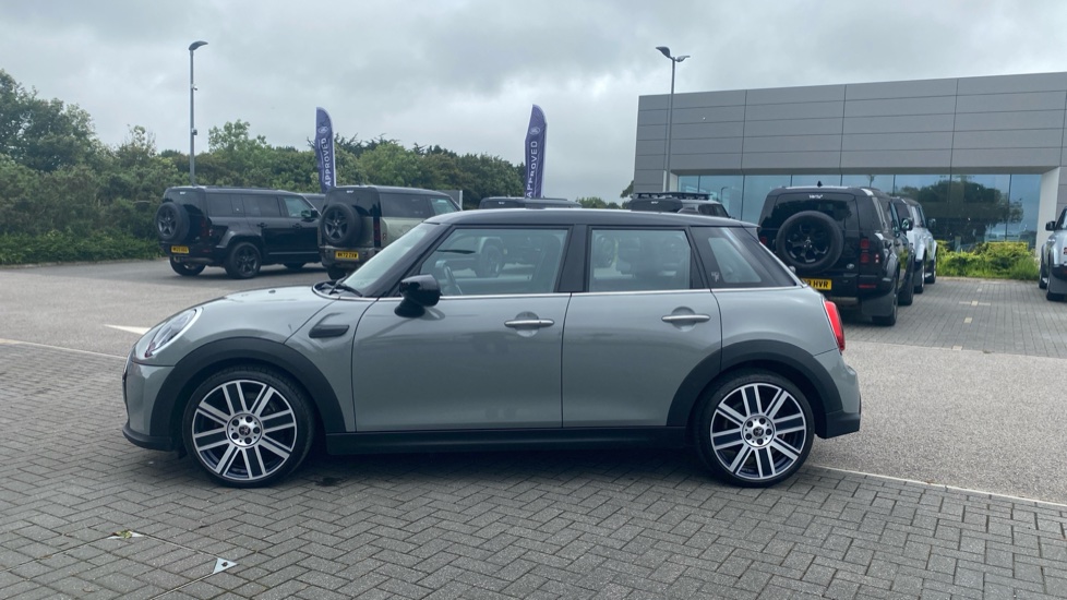 MINI Hatchback 1.5 Cooper Exclusive 5dr Petrol Hatchback - Image 22