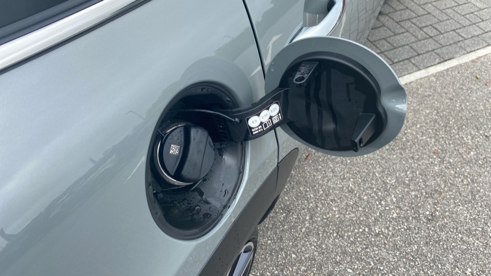 MINI Hatchback 1.5 Cooper Exclusive 5dr Petrol Hatchback - Image 25