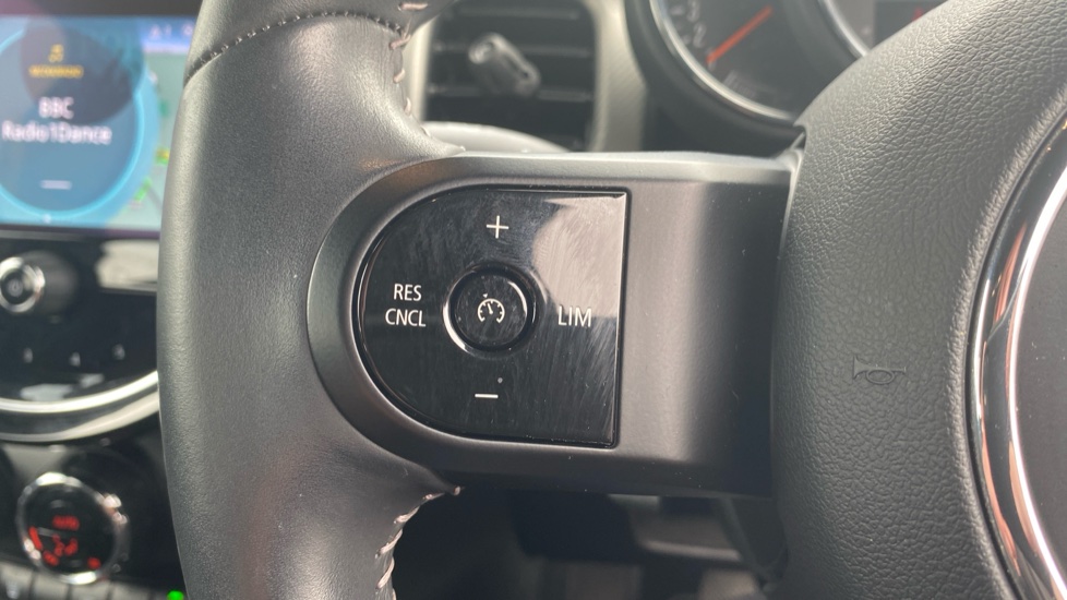 MINI Hatchback 1.5 Cooper Exclusive 5dr Petrol Hatchback - Image 41