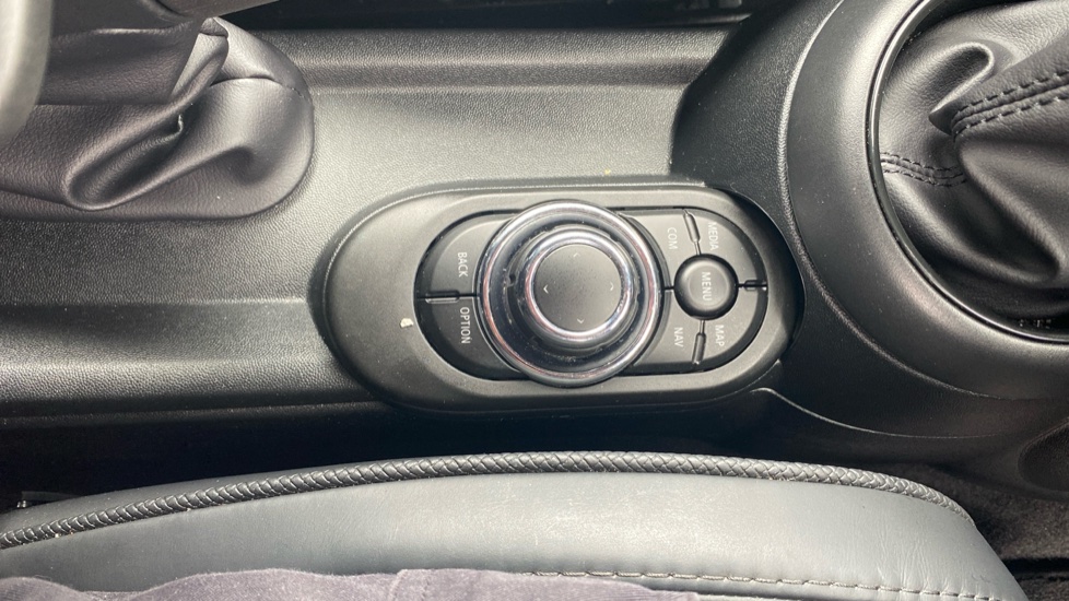 MINI Hatchback 1.5 Cooper Exclusive 5dr Petrol Hatchback - Image 43
