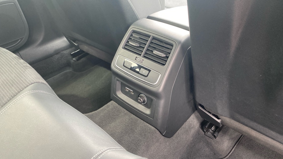 Audi A5 35 TDI S Line 5dr S Tronic [Tech Pack] Diesel Hatchback - Image 36